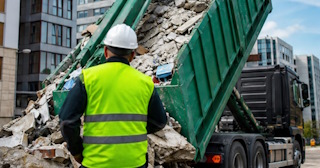 Вывоз строительного мусора в Канске: услуги лицензированной компании — ПроМусор